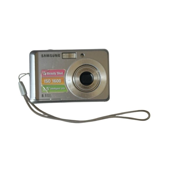 Camera Samsung ES10 8.1MP Digital Silver Camera Self Portrait Working No Card - Picture 1 of 8